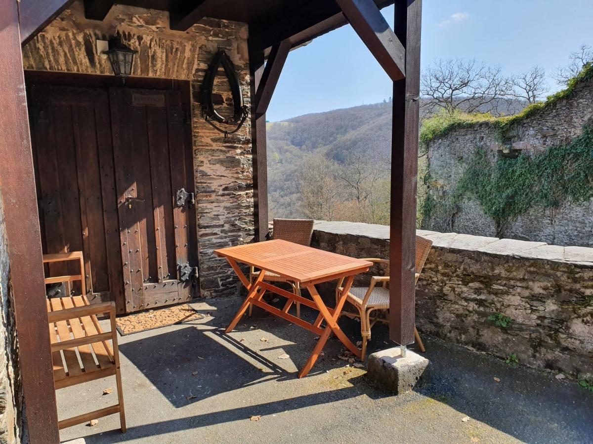 Apartamento Am Burggraben Auf Der Sauerburg Sauerthal Exterior foto