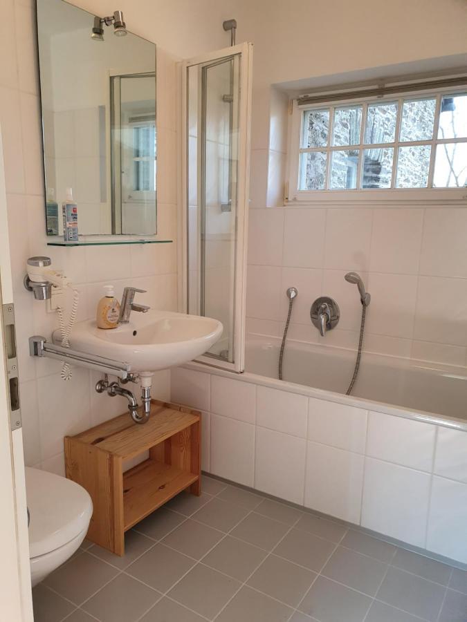 Apartamento Am Burggraben Auf Der Sauerburg Sauerthal Exterior foto